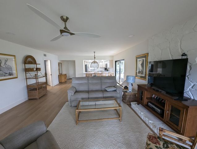 404 Clubhouse Circle, Jupiter, FL 33477