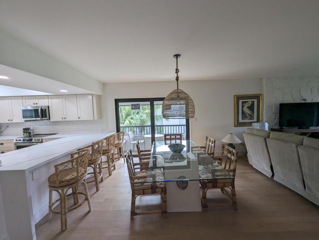 404 Clubhouse Circle, Jupiter, FL 33477