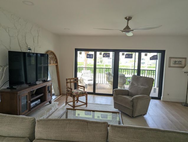 404 Clubhouse Circle, Jupiter, FL 33477