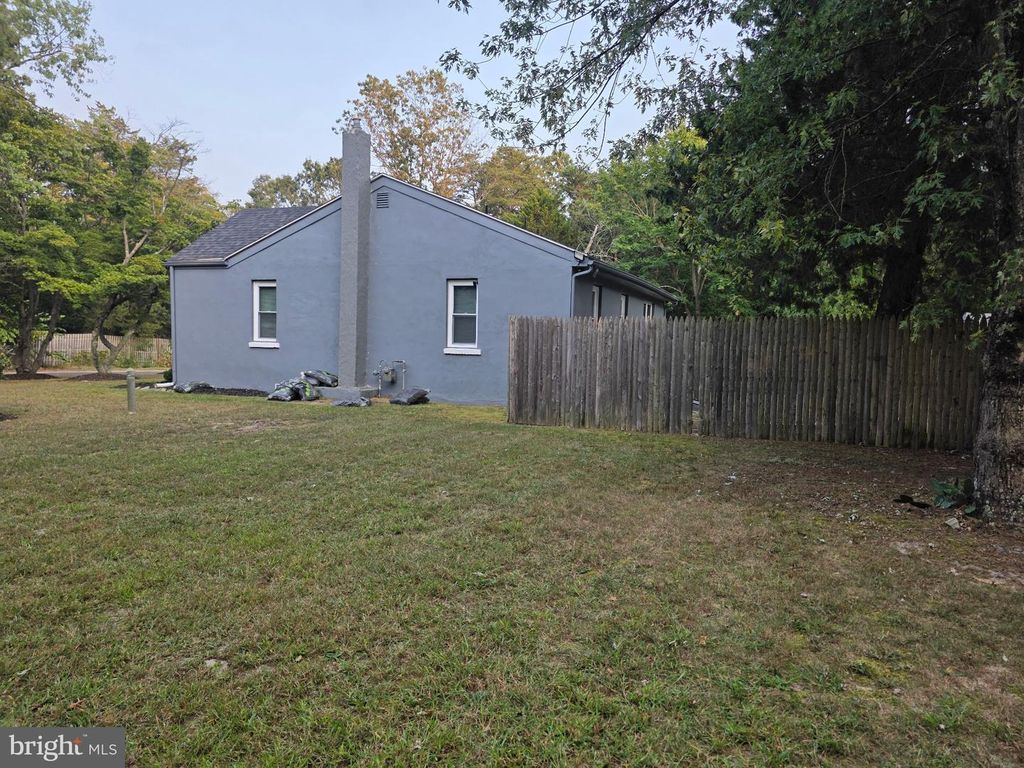 Image 16 of property listing at 320 CEDAR AVE, Chesilhurst, NJ 08089