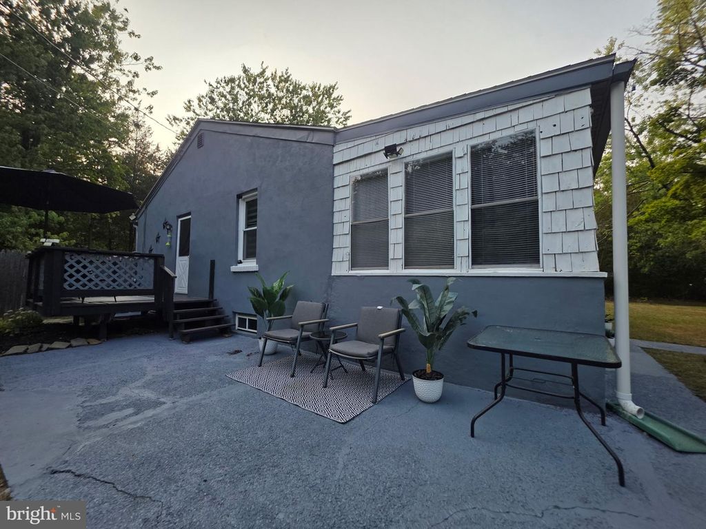Image 2 of property listing at 320 CEDAR AVE, Chesilhurst, NJ 08089