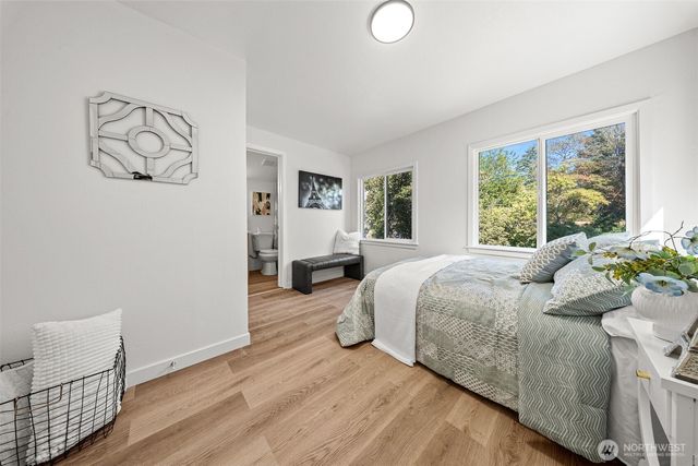 9044 9th Avenue SW, Seattle, WA 98106