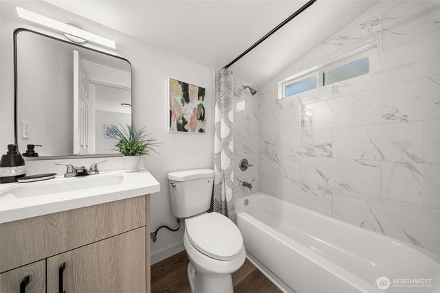 9044 9th Avenue SW, Seattle, WA 98106