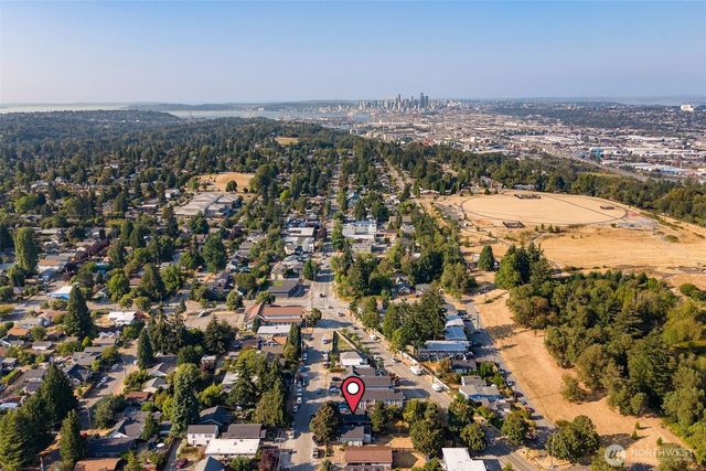 9044 9th Avenue SW, Seattle, WA 98106