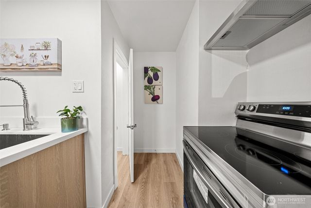9044 9th Avenue SW, Seattle, WA 98106