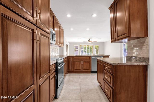 19041 N LAKE FOREST Drive, Sun City, AZ 85373