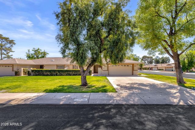 19041 N LAKE FOREST Drive, Sun City, AZ 85373