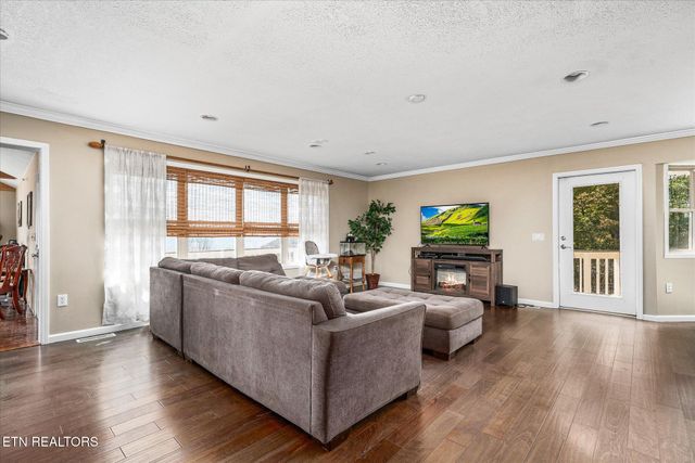 82 Browns Gap Rd, Crossville, TN 38555