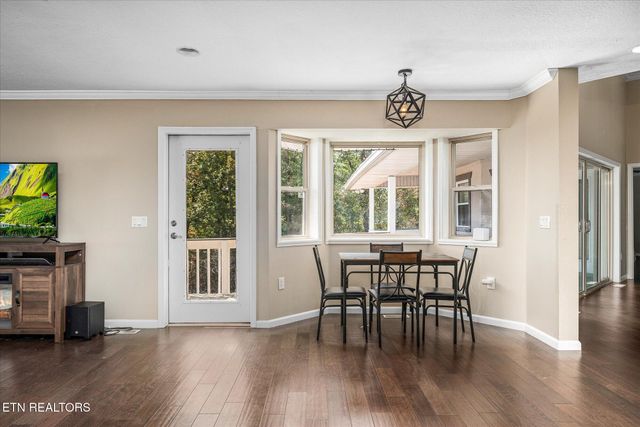 82 Browns Gap Rd, Crossville, TN 38555