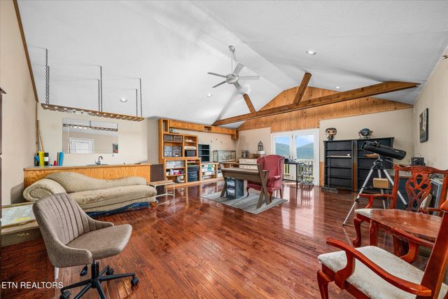 82 Browns Gap Rd, Crossville, TN 38555