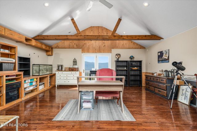 82 Browns Gap Rd, Crossville, TN 38555