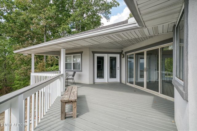 82 Browns Gap Rd, Crossville, TN 38555