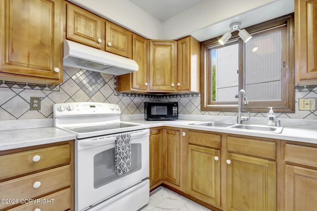 6750 Baxter Terrace Circle, Anchorage, AK 99504