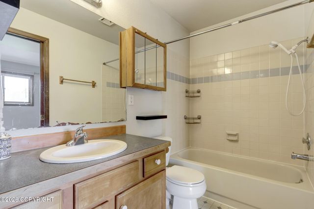 6750 Baxter Terrace Circle, Anchorage, AK 99504