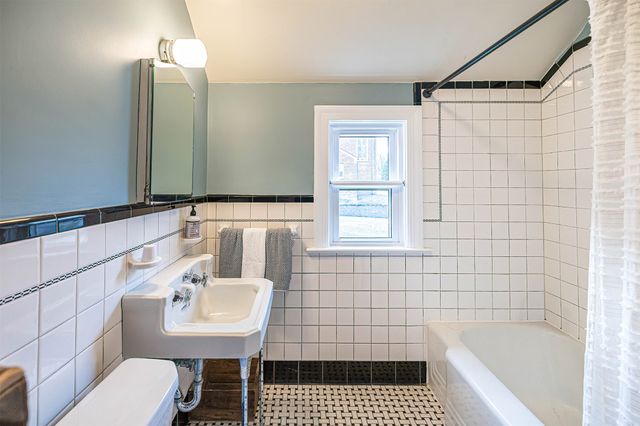 3729 STATE Street, Erie, PA 16508