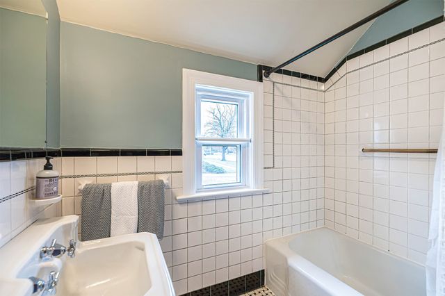 3729 STATE Street, Erie, PA 16508