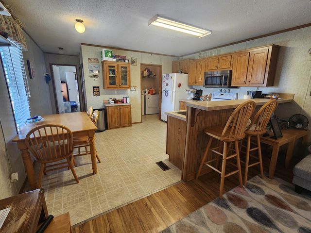 162 Grape Ln, Grand Isle, LA 70358