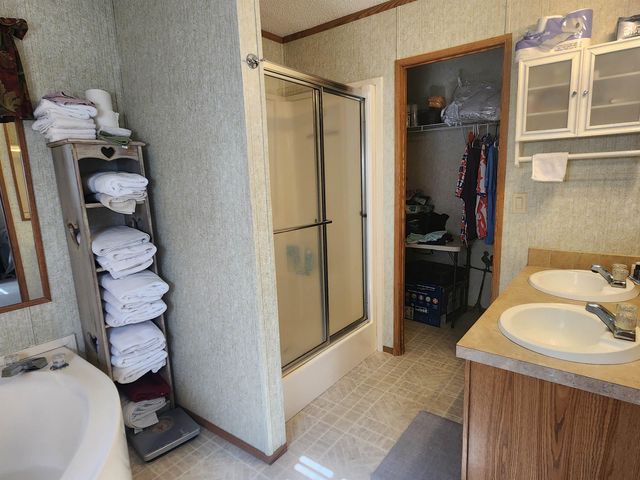 162 Grape Ln, Grand Isle, LA 70358