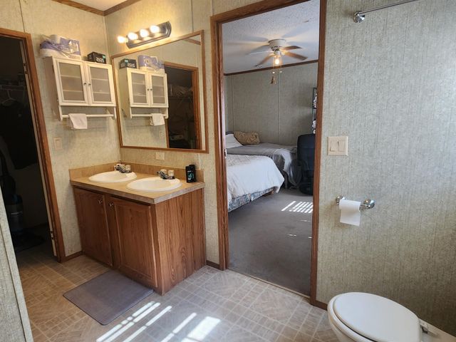 162 Grape Ln, Grand Isle, LA 70358