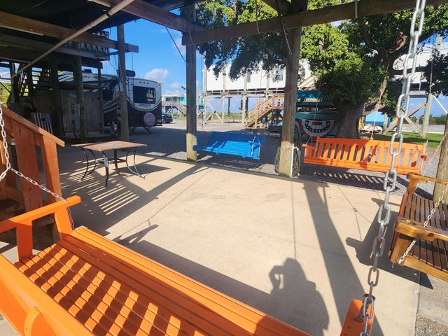 162 Grape Ln, Grand Isle, LA 70358