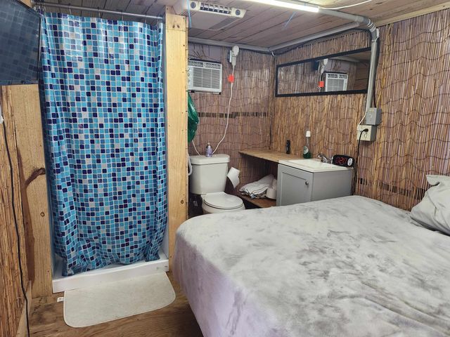 162 Grape Ln, Grand Isle, LA 70358