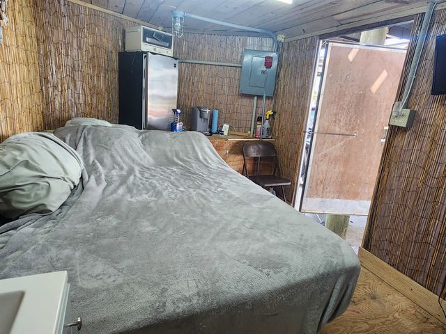 162 Grape Ln, Grand Isle, LA 70358