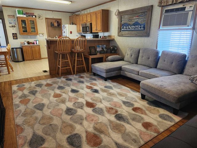 162 Grape Ln, Grand Isle, LA 70358