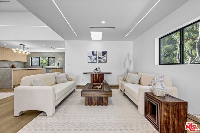 11404 Biona Drive, Los Angeles, CA 90066