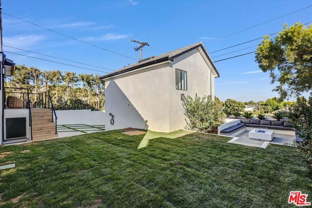 11404 Biona Drive, Los Angeles, CA 90066