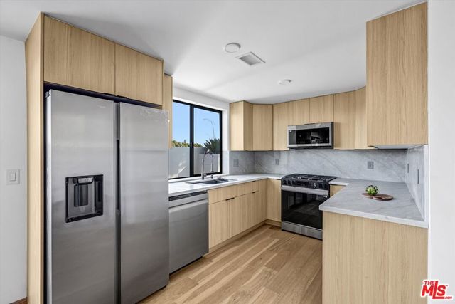 11404 Biona Drive, Los Angeles, CA 90066