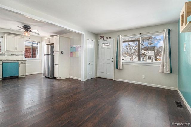 663 Highland Avenue, Lincoln Park, MI 48146