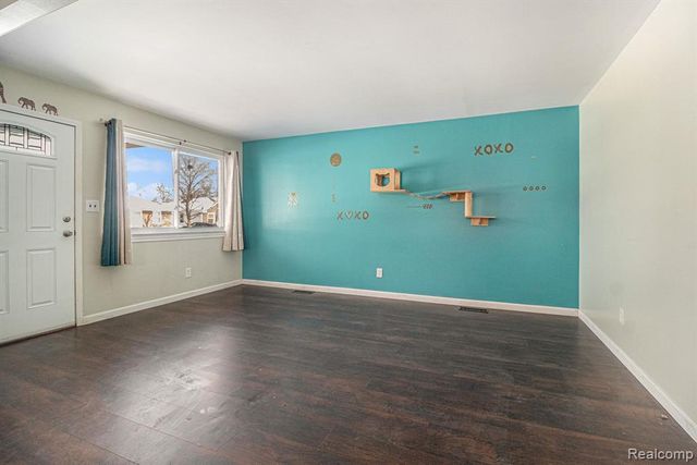 663 Highland Avenue, Lincoln Park, MI 48146