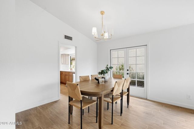 2439 W KIOWA Avenue, Mesa, AZ 85202
