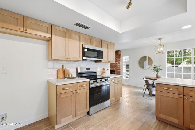 2439 W KIOWA Avenue, Mesa, AZ 85202