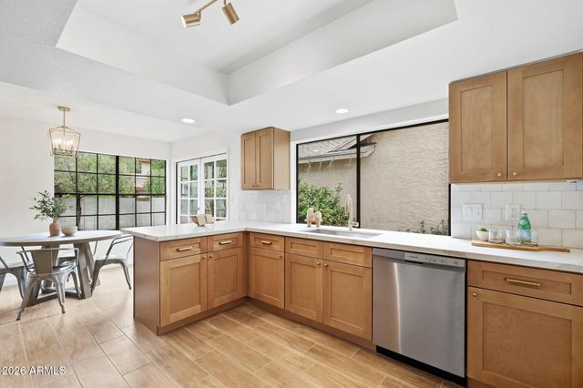 2439 W KIOWA Avenue, Mesa, AZ 85202