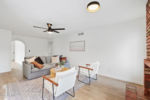 2439 W KIOWA Avenue, Mesa, AZ 85202