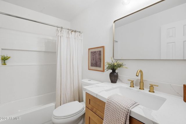 2439 W KIOWA Avenue, Mesa, AZ 85202