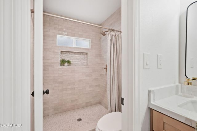 2439 W KIOWA Avenue, Mesa, AZ 85202