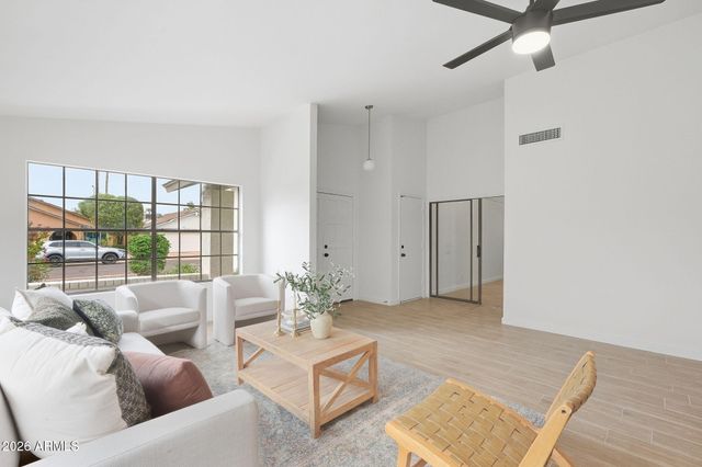 2439 W KIOWA Avenue, Mesa, AZ 85202