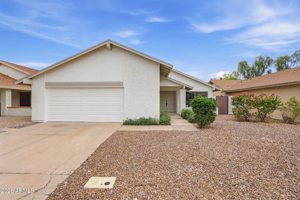 2439 W KIOWA Avenue, Mesa, AZ 85202 — photo 4