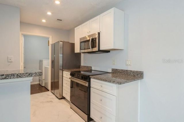 2501 GRASSY POINT DRIVE 107, Lake Mary, FL 32746