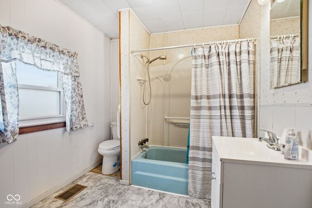 834 Maple Street, Tipton, IN 46072