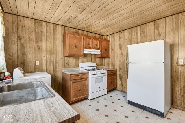 834 Maple Street, Tipton, IN 46072