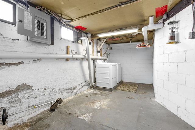 381 Auburn Street, Cranston, RI 02910