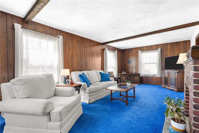 381 Auburn Street, Cranston, RI 02910