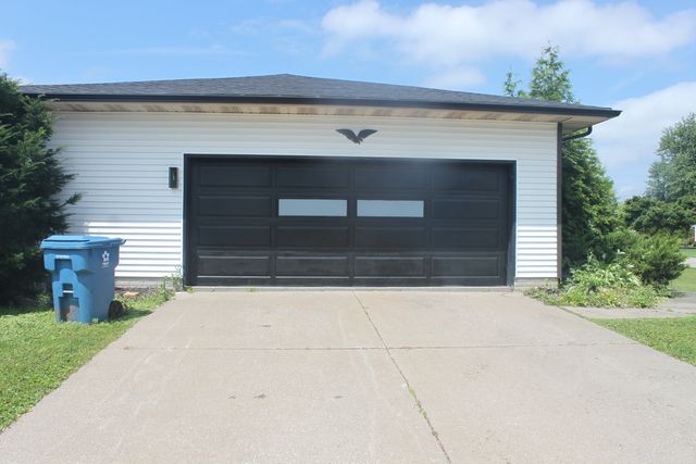 816 Oaklawn Avenue, East Moline, IL 61244