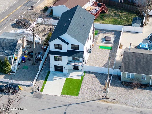 5 Shore Pine Drive, Brick, NJ 08723