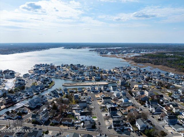 5 Shore Pine Drive, Brick, NJ 08723