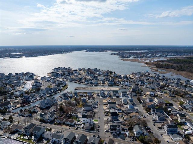 5 Shore Pine Drive, Brick, NJ 08723