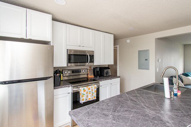 120 University Drive S, Fargo, ND 58103